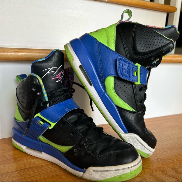 NIKE AIR JORDAN Flight, Black Green and Blue, 6Y - Picture 3 of 6